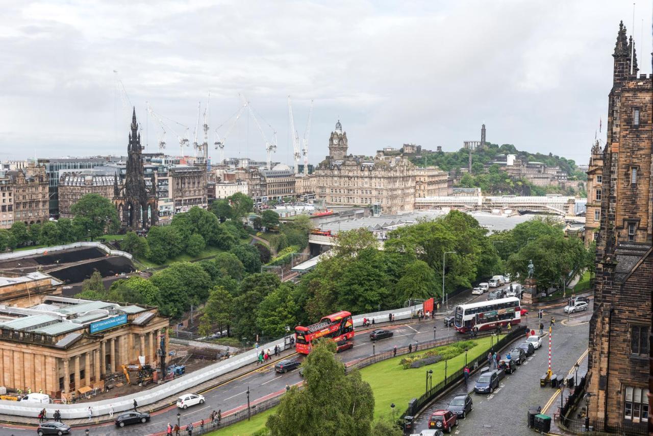 Stunning Ramsay Gardens EDI