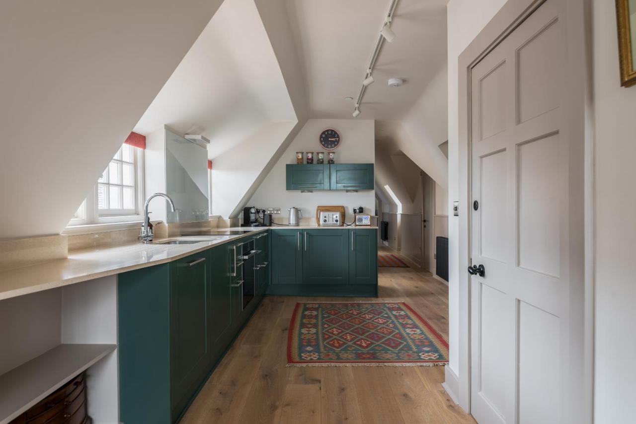 Apartment Stunning Ramsay Gardens *
