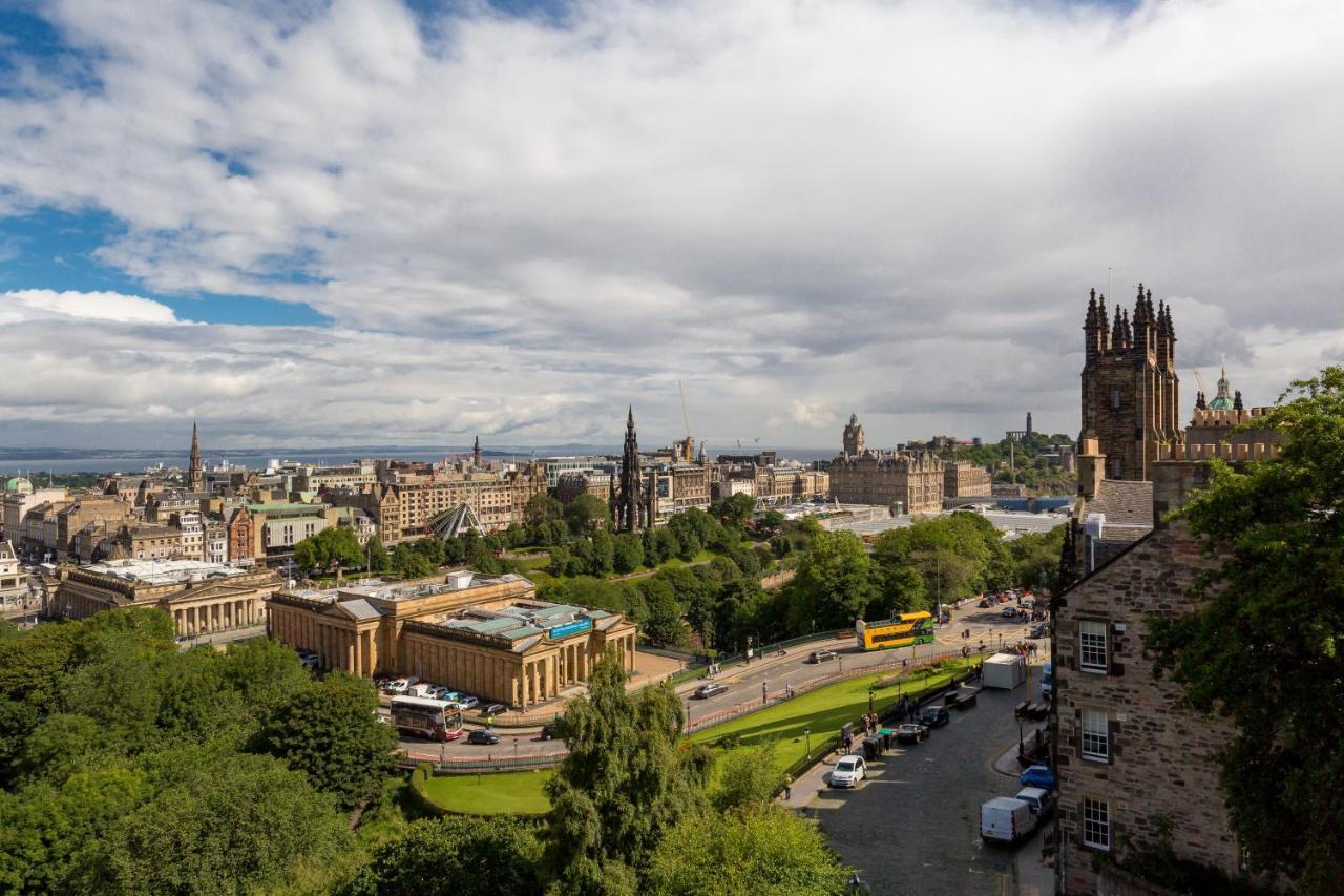 Stunning Ramsay Gardens Apartment EDI