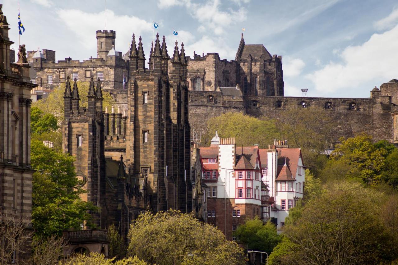 Stunning Ramsay Gardens Apartment EDI